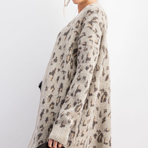 Last 1! NWT Leopard Print Cardigan Sweater - Picture 3 of 5